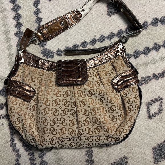 HOT HOT HOT y2k 90s guess bag - like all the girls are wearing in Paris - Picture 4 of 8